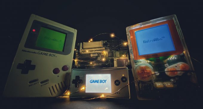 Retroalba os desea. ¡¡FELICES FIESTAS!! Y que la luz de los 8bits nos ilumine ;)